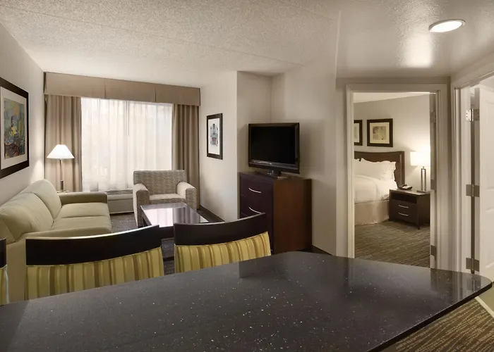 Hotel & North - Airpark By Ihg