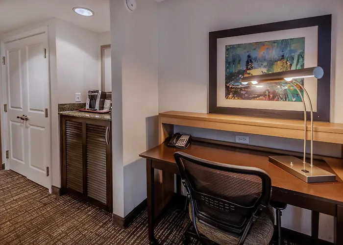 Hotel & North - Airpark By Ihg