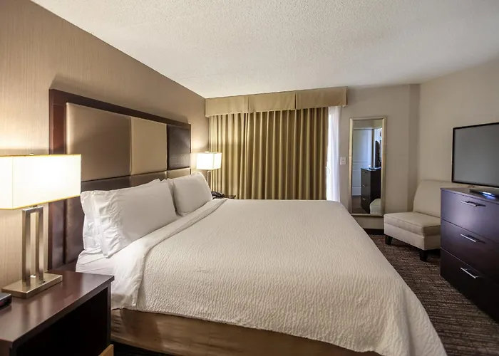 Hotel & North - Airpark By Ihg