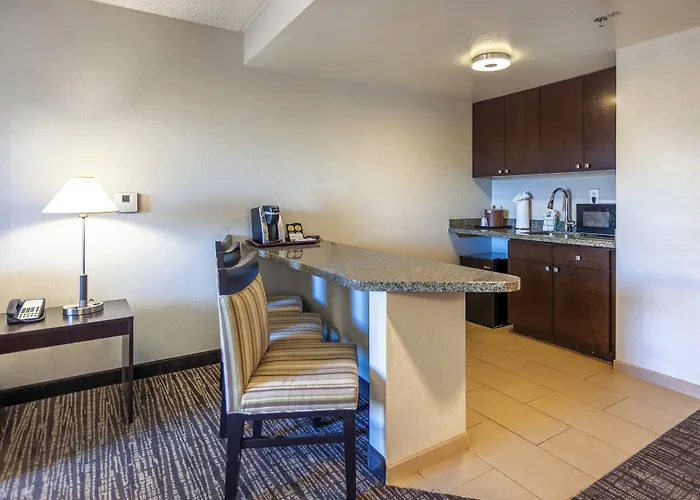 Hotel & North - Airpark By Ihg